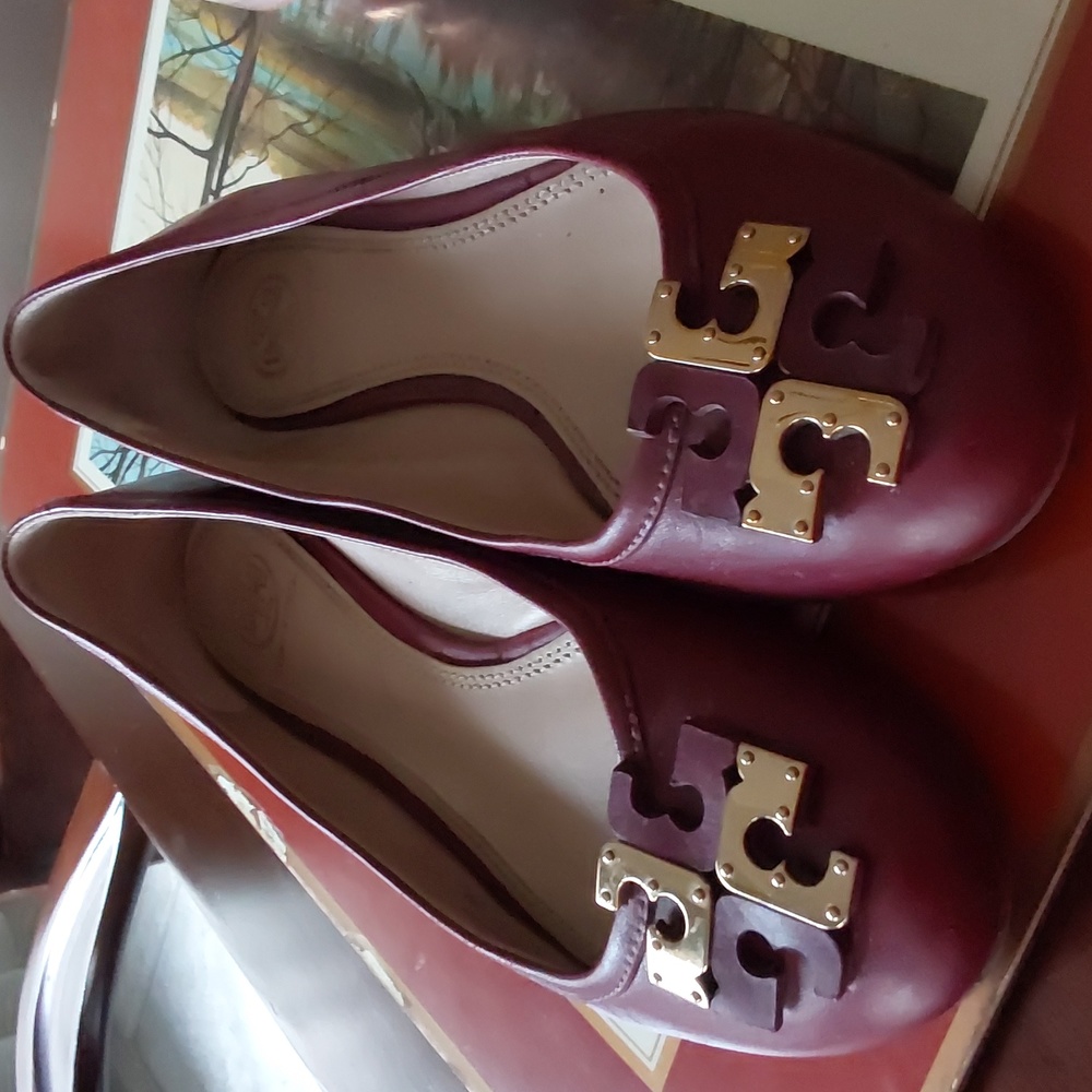 Tory Burch Leather Flats